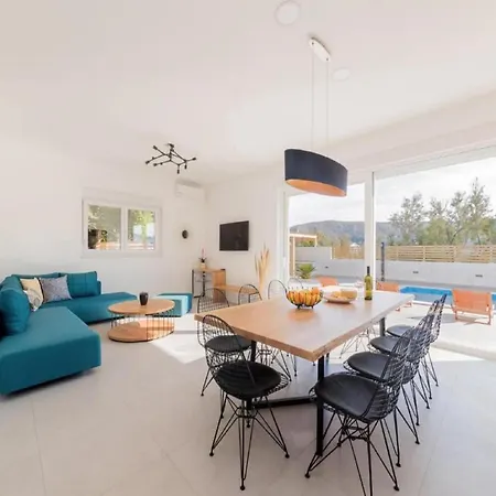 Villa Luxury Bellavista - Four Bedroom With Pool