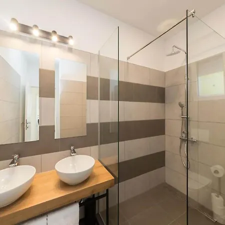 Luxury Bellavista - Four Bedroom With Pool * Pag Town