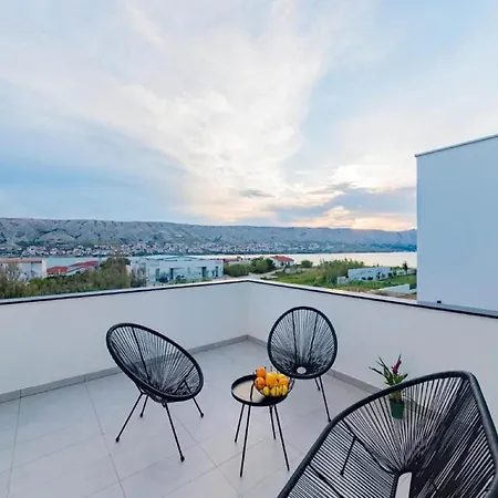 Luxury Bellavista - Four Bedroom With Pool