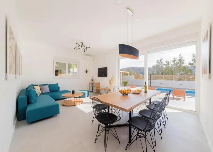 Villa Luxury Bellavista - Four Bedroom With Pool