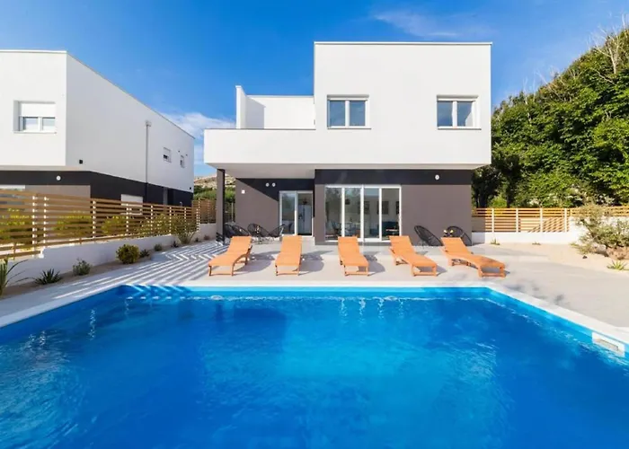 Villa Luxury Bellavista - Four Bedroom With Pool Pag Town