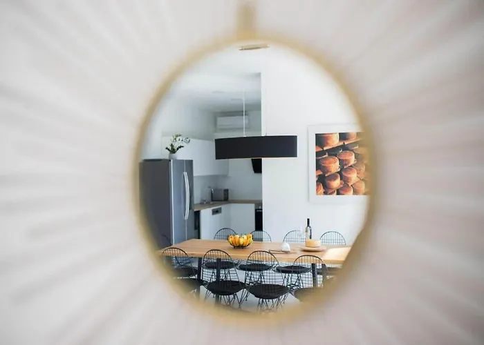 Luxury Bellavista - Four Bedroom With Pool Паг