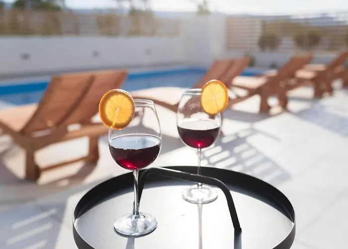 Luxury Bellavista - Four Bedroom With Pool Вилла