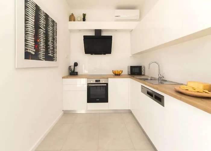 Luxury Bellavista - Four Bedroom With Pool * Pag Town