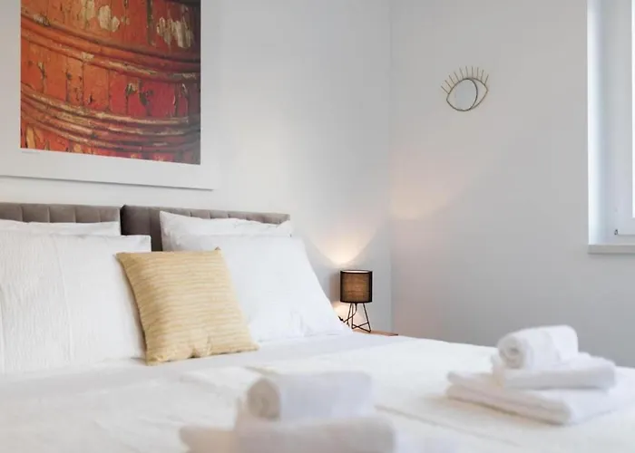 Luxury Bellavista - Four Bedroom With Pool *