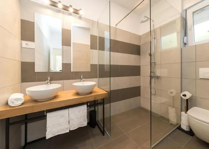 Luxury Bellavista - Four Bedroom With Pool *