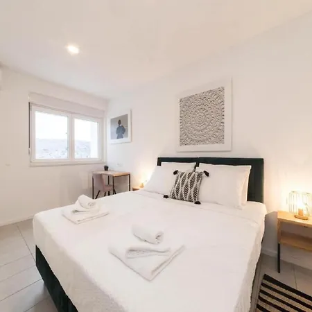 Luxury Bellavista - Four Bedroom With Pool