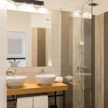 Luxury Bellavista - Four Bedroom With Pool Villa Pag Town