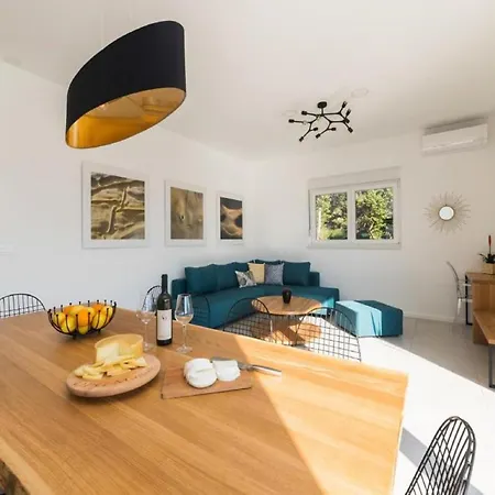 Luxury Bellavista - Four Bedroom With Pool Villa