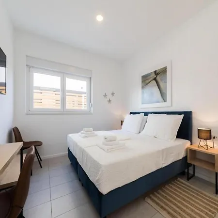 Luxury Bellavista - Four Bedroom With Pool Pag Town