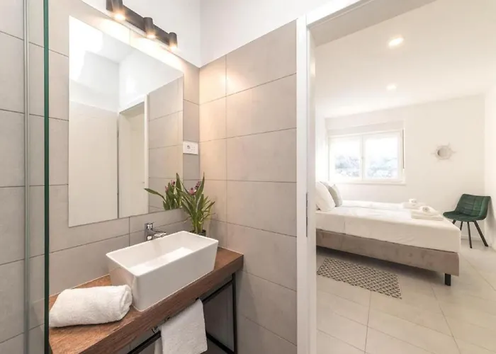 Luxury Bellavista - Four Bedroom With Pool 别墅